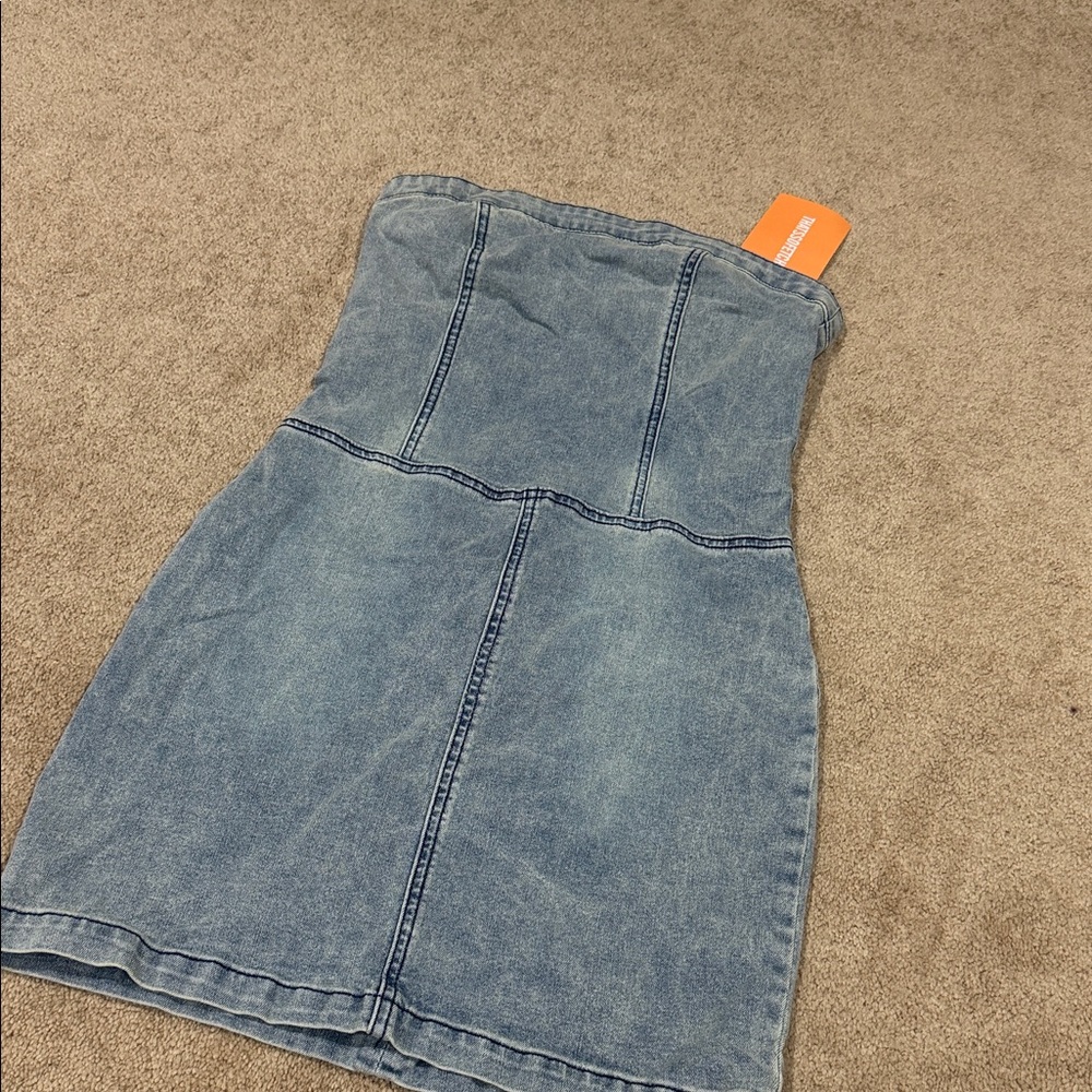 ThatsSoFetch Strapless Denim Mini Dress in Washed Blue